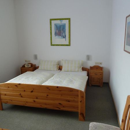 Hotel Schweinsberg Ленещат Стая снимка