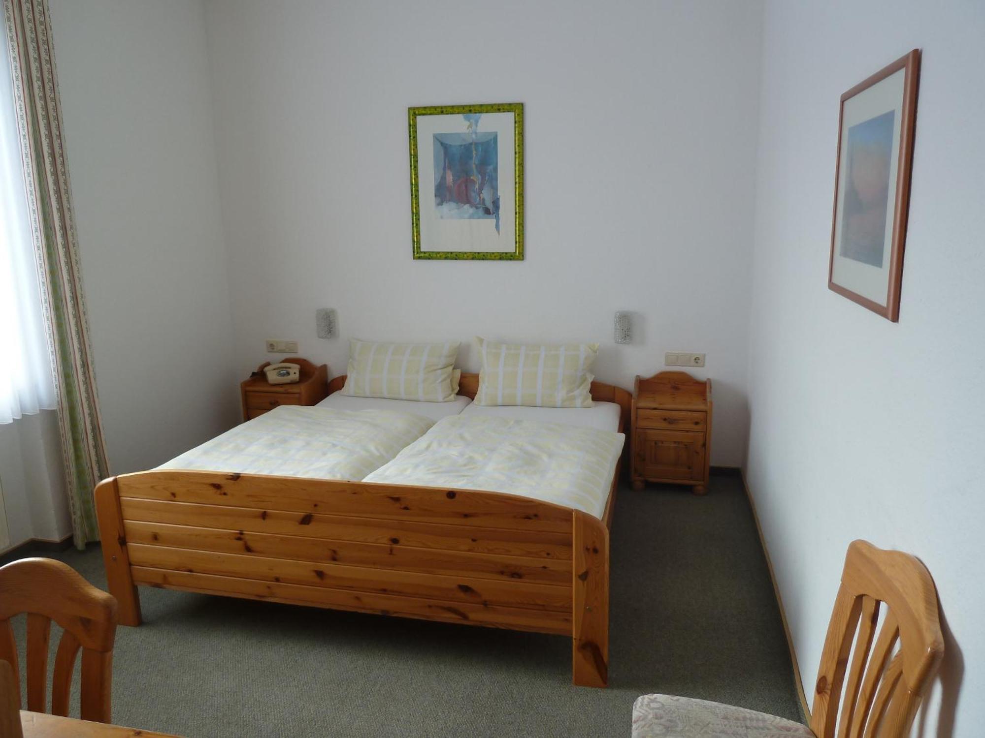 Hotel Schweinsberg Ленещат Стая снимка